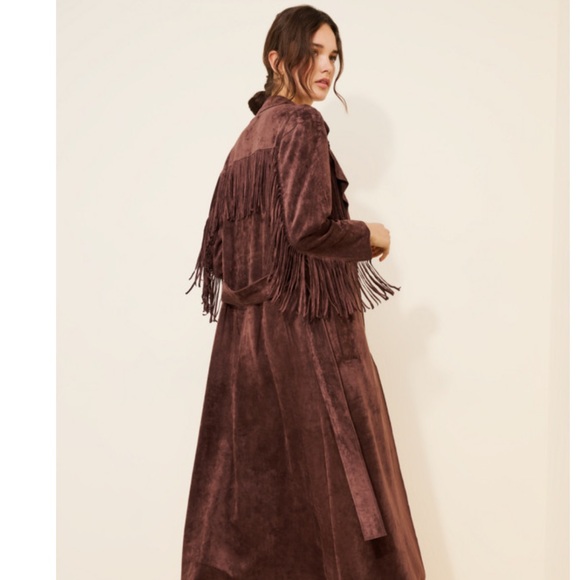 Faux Suede Fringe Trench Coat
NWOT
COLOR- Chocolate
Brown
SHYANNE - Picture 3 of 8